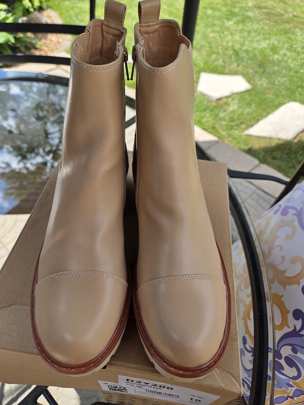 Women's Ankle Boots - Beige Leather Chelsea Style
